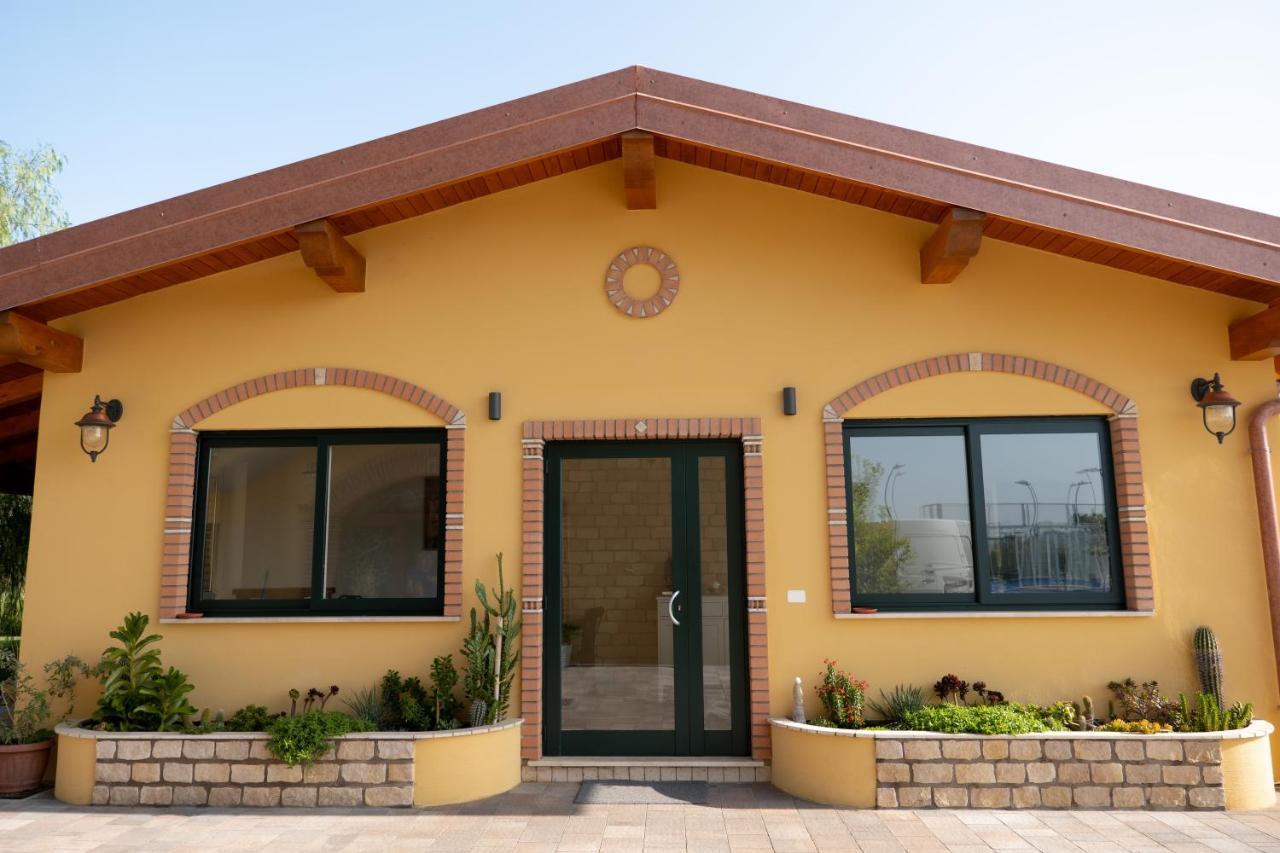 Agriturismo Casa Chiara Latina Exterior foto