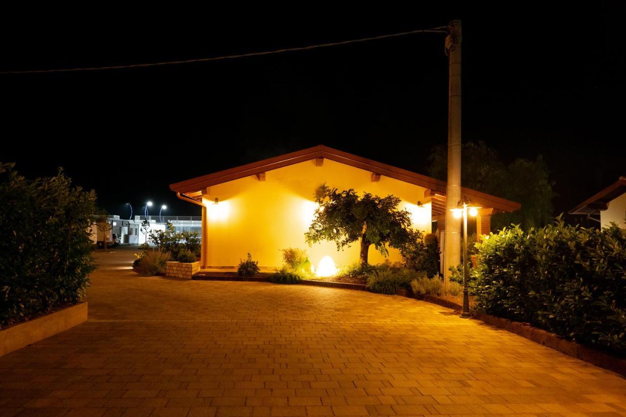 Agriturismo Casa Chiara Latina Exterior foto